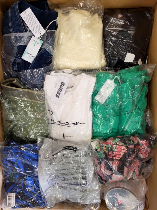 The photo shows a package with clothing in the category B.