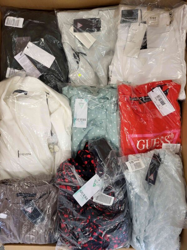 The photo shows a package with clothing in the category B.