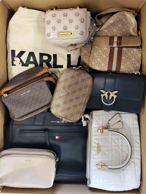 The picture shows a package with accessories in the category HC.