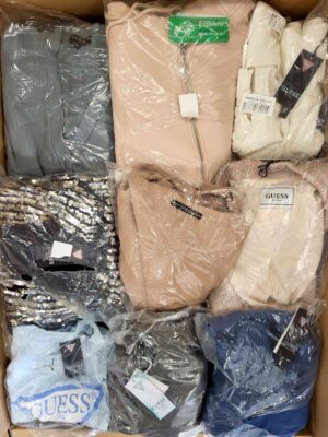 The photo shows a package with clothing in the category B.