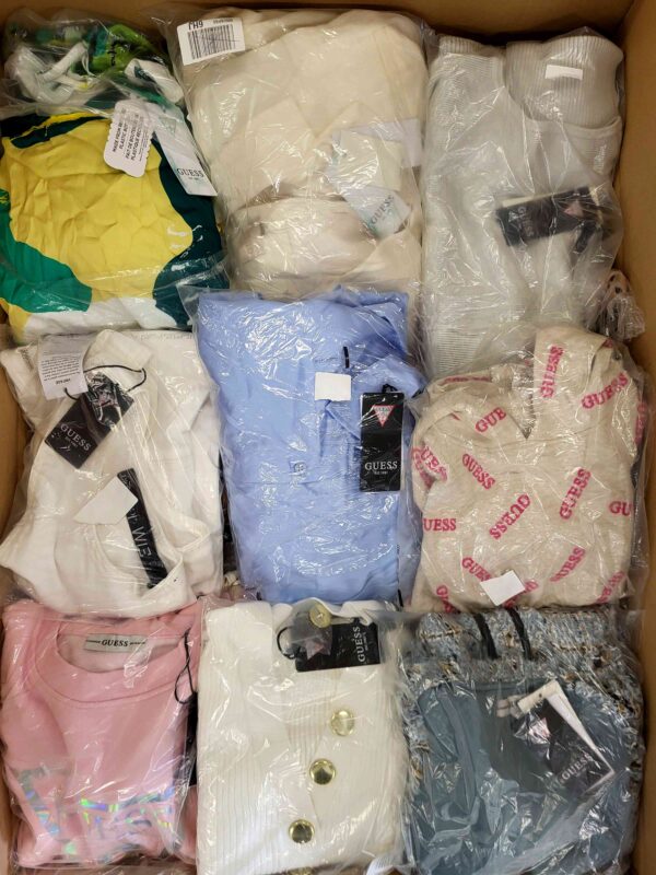The photo shows a package with clothing in the category B.