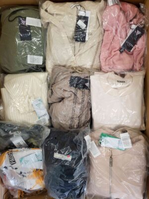 The photo shows a package with clothing in the category B.