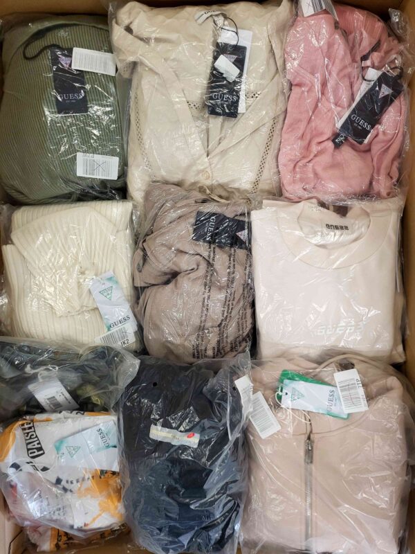 The photo shows a package with clothing in the category B.