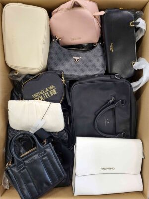 The picture shows a package with accessories in the category HC.