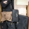 The picture shows a package with accessories in the category HC.