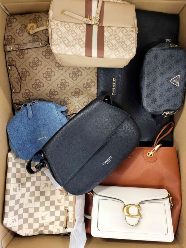 The picture shows a package with accessories in the category HC.