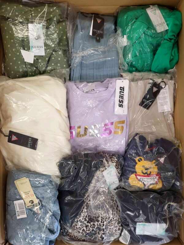 The photo shows a package with clothing in the category B.