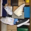 The photo shows a package with footwear in the category BS.