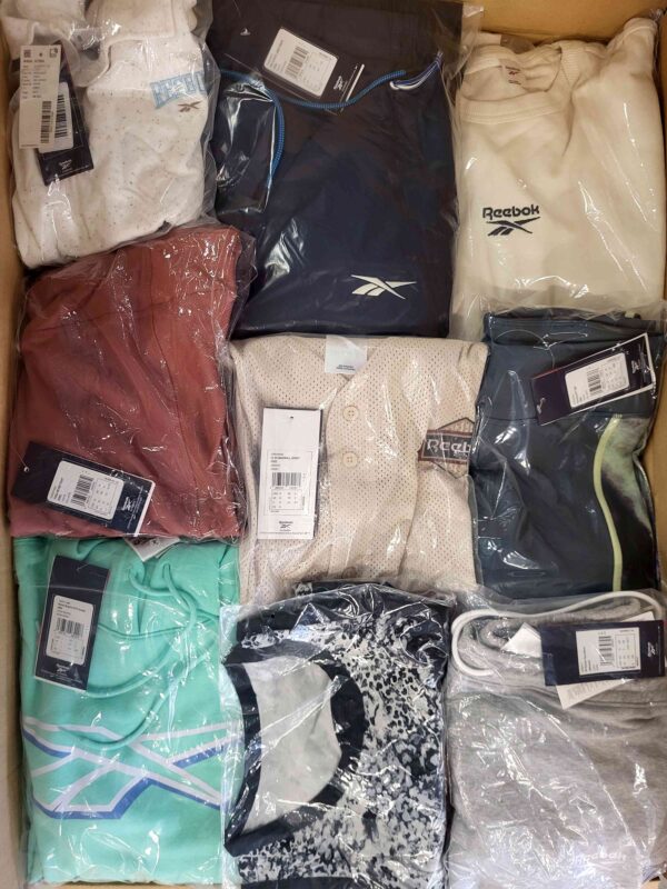 The photo shows a package with clothing in the category R.