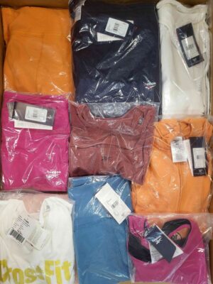 The photo shows a package with clothing in the category R.