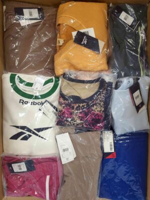 The photo shows a package with clothing in the category R.