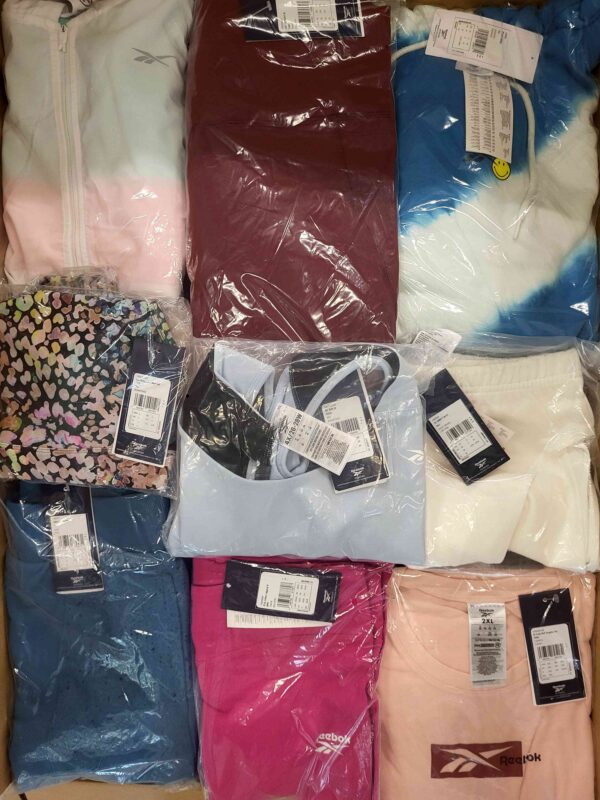 The photo shows a package with clothing in the category R.