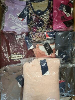 The photo shows a package with clothing in the category R.