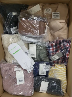 The photo shows a package with clothing in the category YA.