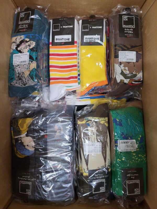 The picture shows a package with accessories in the category SA.