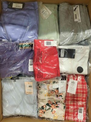 The photo shows a package with clothing in the category AR.