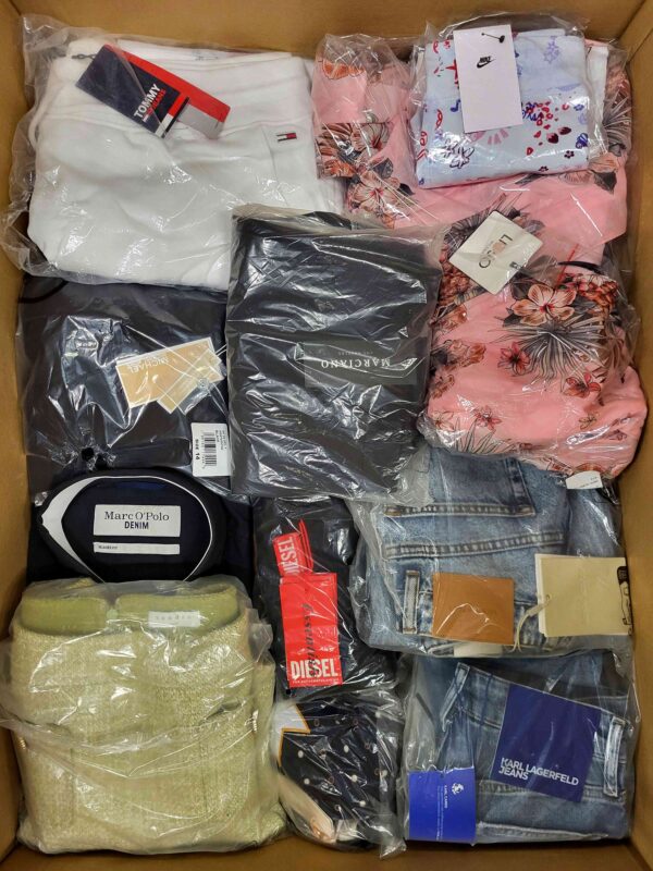 The photo shows a package with clothing in the category AP.