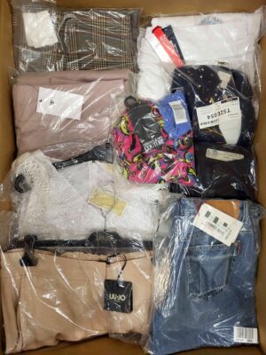 The photo shows a package with clothing in the category AP.