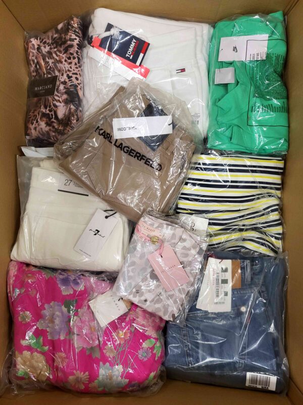 The photo shows a package with clothing in the category AP.
