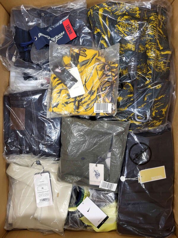 The photo shows a package with clothing in the category AP.
