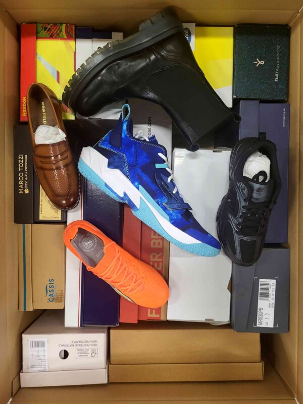 The photo shows a package with footwear in the category AS.