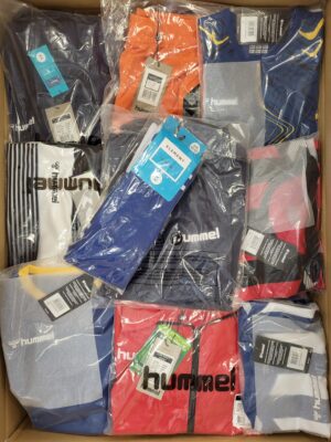 The photo shows a package with clothing in the category H.