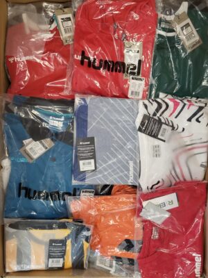 The photo shows a package with clothing in the category H.