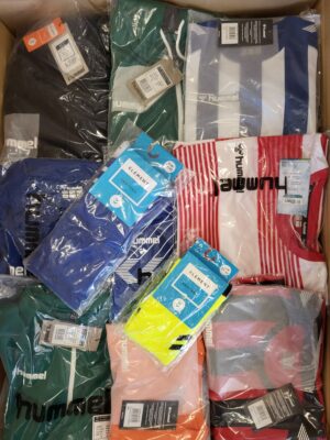 The photo shows a package with clothing in the category H.