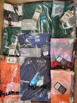 The photo shows a package with clothing in the category H.