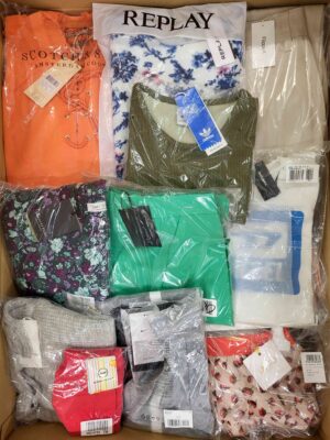 The photo shows a package with clothing in the category A.
