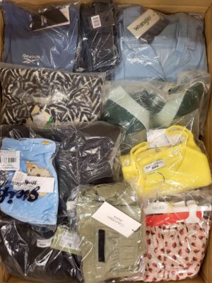 The photo shows a package with clothing in the category A.