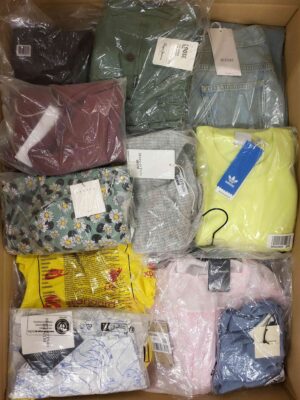 The photo shows a package with clothing in the category A.