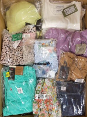 The photo shows a package with clothing in the category A.