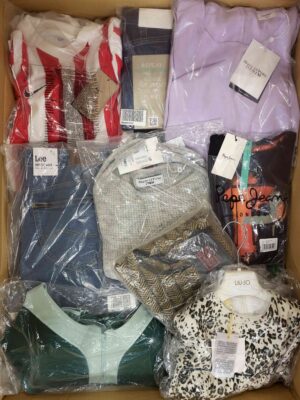 The photo shows a package with clothing in the category A.