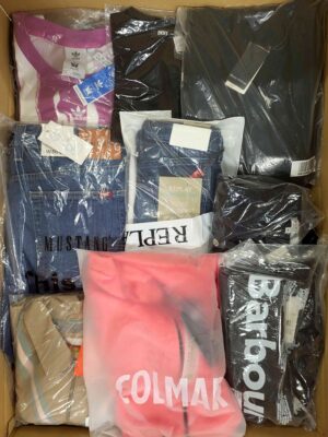 The photo shows a package with clothing in the category A.