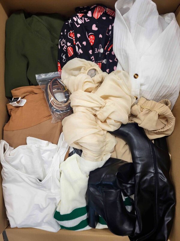 The photo shows a package with clothing in the category BSN.