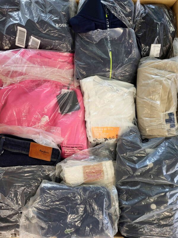 The photo shows a package with clothing in the category D.