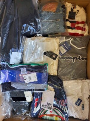 The photo shows a package with clothing in the category B.
