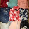 The photo shows a package with clothing in the category U.