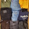The photo shows a package with clothing in the category U.