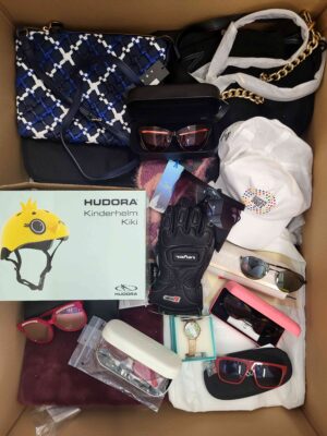 The photo shows a package with clothing in the category A.