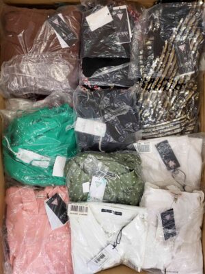 The photo shows a package with clothing in the category B.