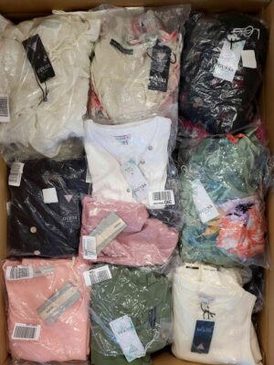 The photo shows a package with clothing in the category B.