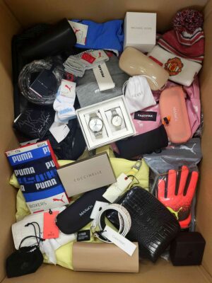 The picture shows a package with accessories in the category AA.