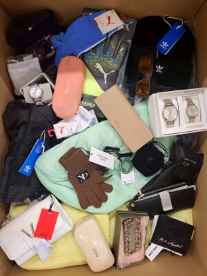 The picture shows a package with accessories in the category AA.