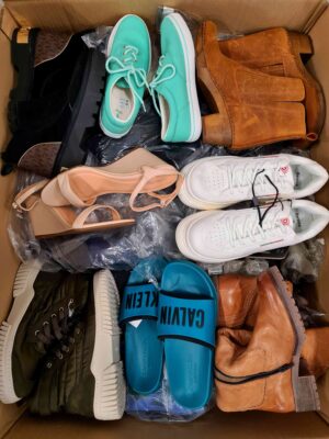 The photo shows a package with footwear in the category BSU.