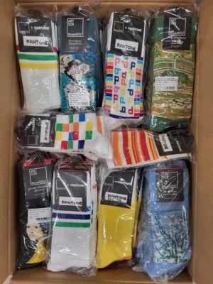 The picture shows a package with accessories in the category SA.