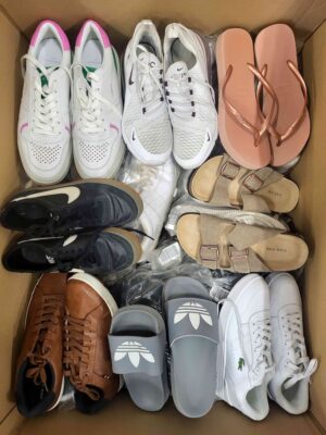 The photo shows a package with footwear in the category CSU.