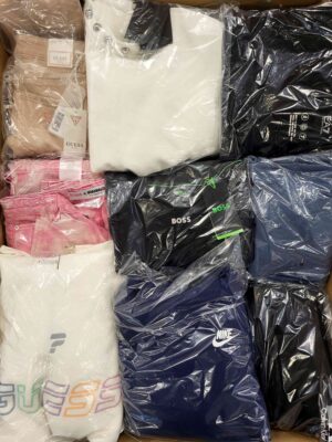 The photo shows a package with clothing in the category C.