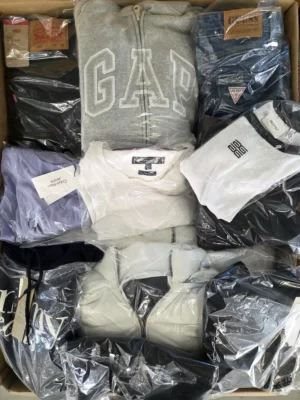 The photo shows a package with clothing in the category C.